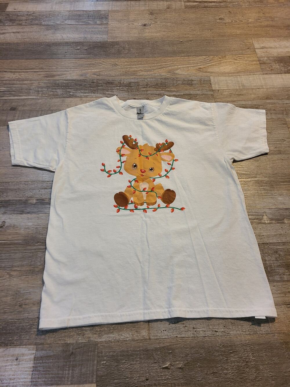 Gildan youth large Christmas reindeer printed tee